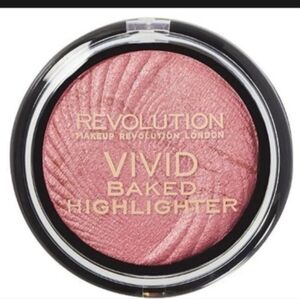 Revolution-Vivid Baked Highlighter Rose Gold Lights Highlighter 0.26 Oz